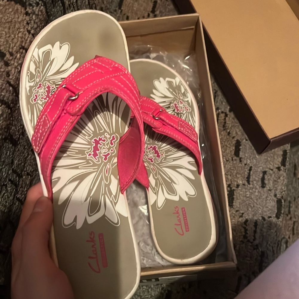 Clark sandal pink worn good condition
